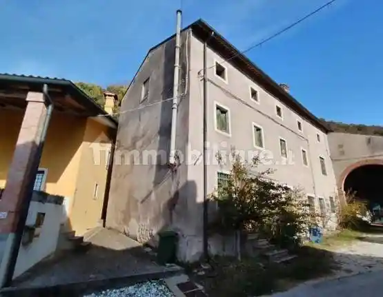Casa indipendente in vendita a Montecchio Maggiore
