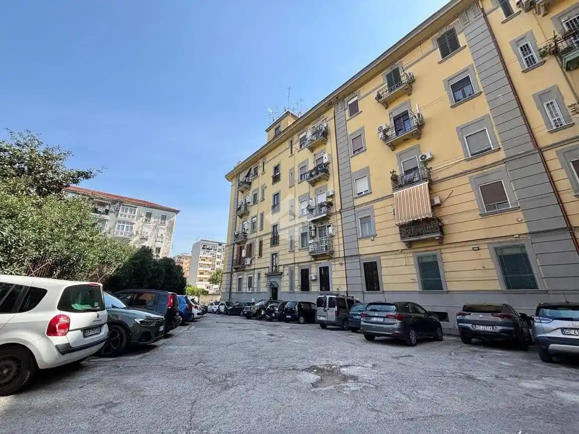 Appartamento in vendita a Napoli