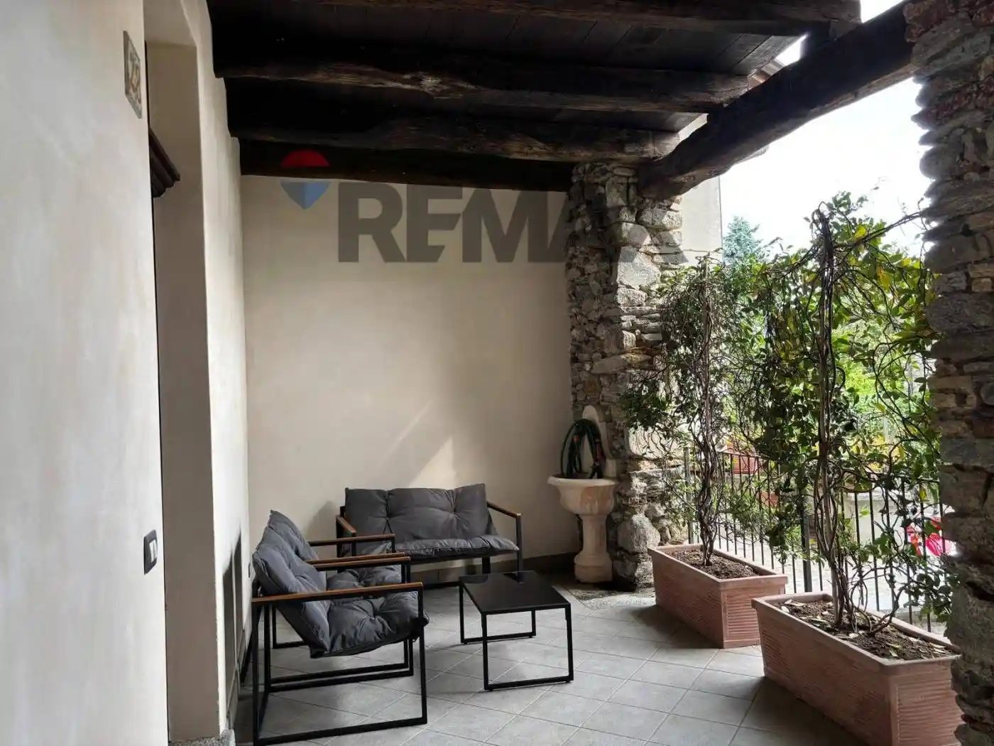 Appartamento in affitto a Luvinate