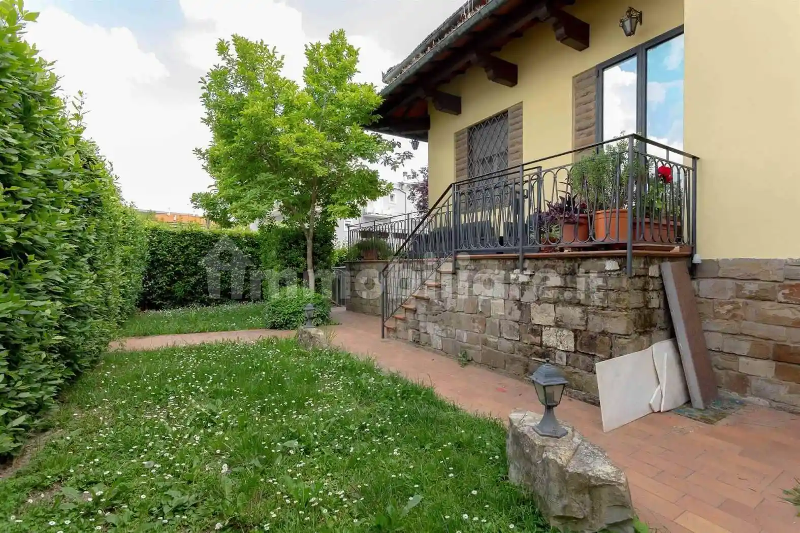 Casa indipendente in vendita a Campi Bisenzio