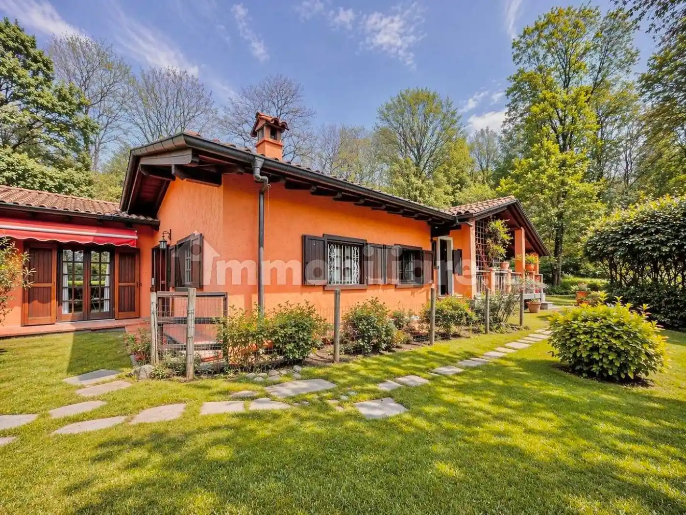 Villa in vendita a Oleggio Castello