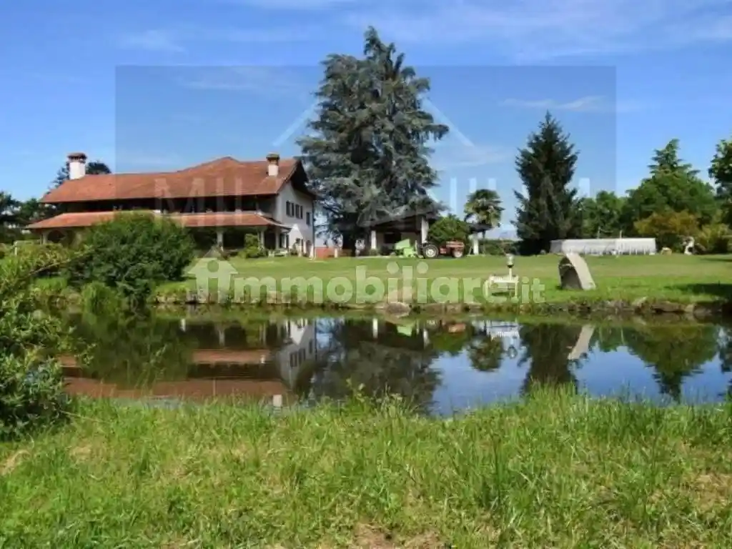 Rustico - Casale in vendita a Arona