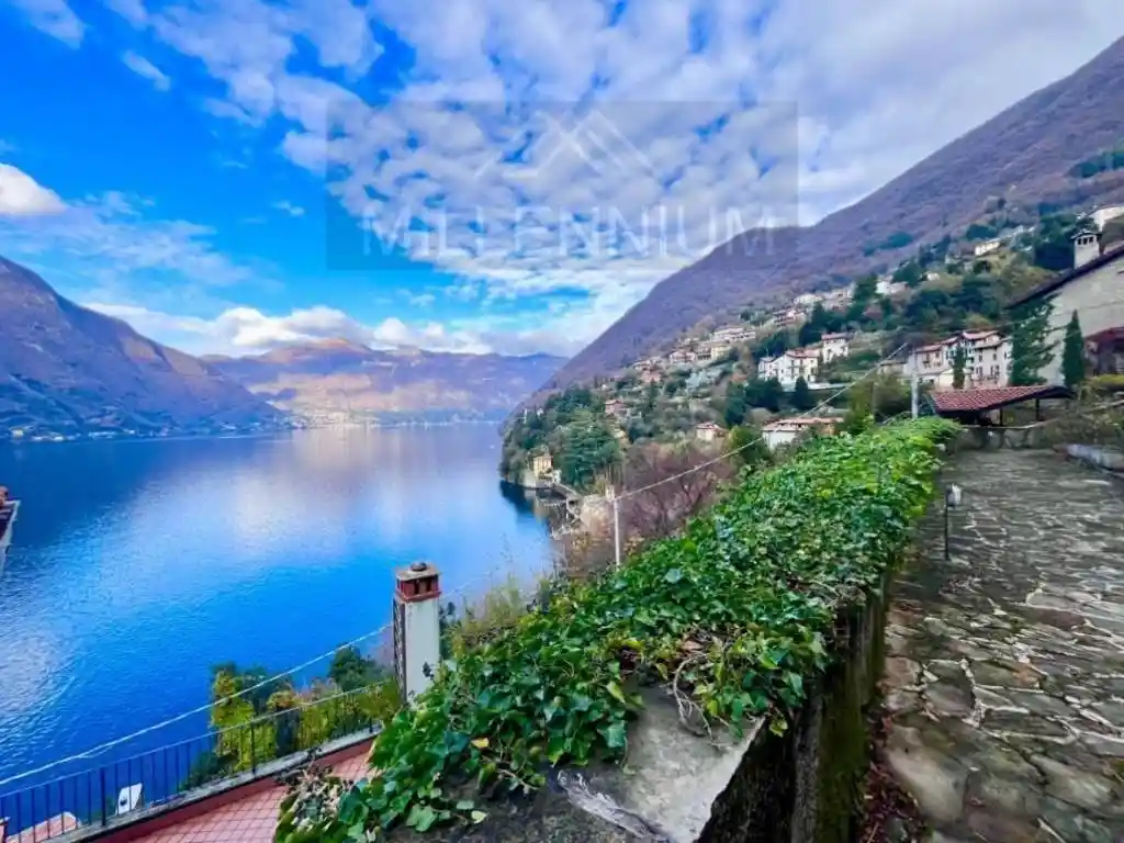 Appartamento in vendita a Nesso