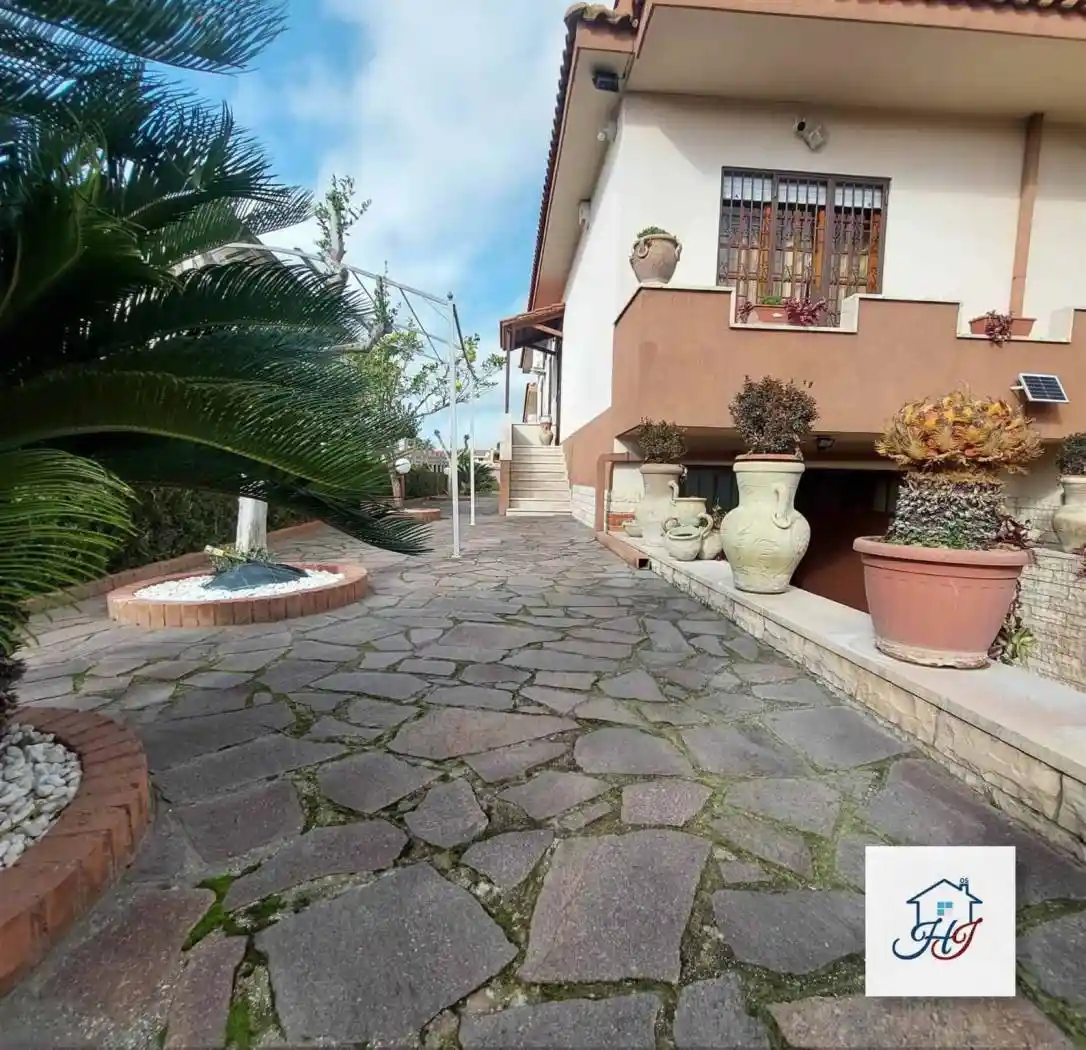 Villa in vendita a Nettuno