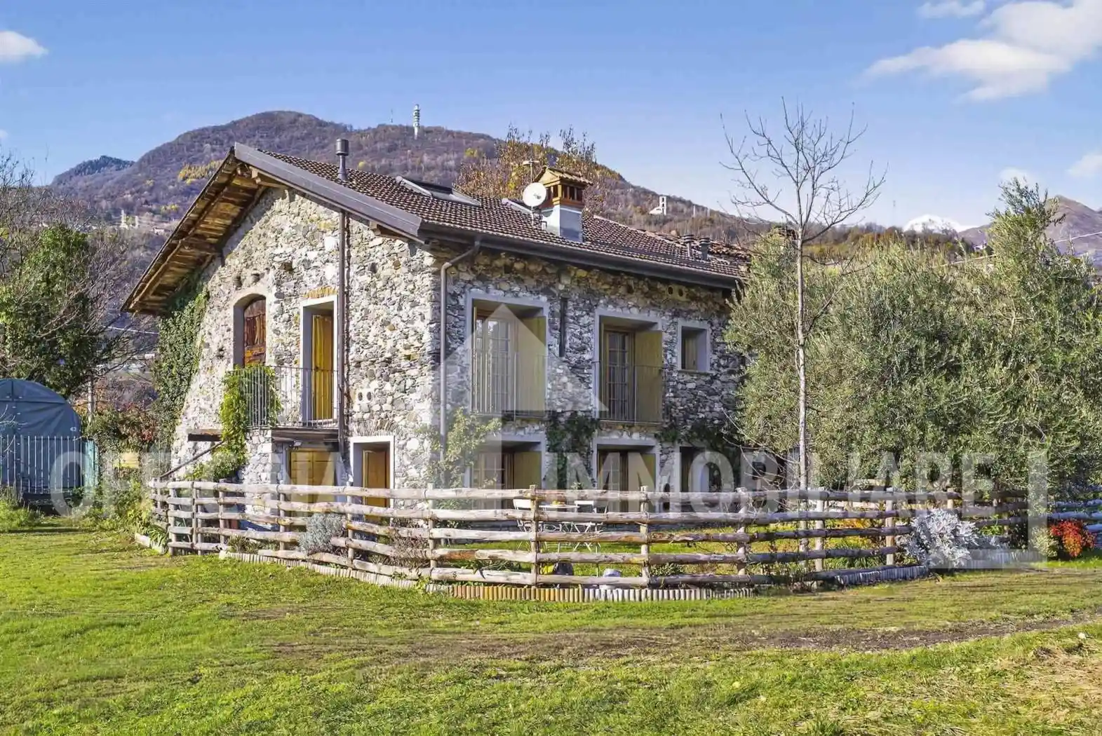 Casa indipendente in vendita a Gravedona ed Uniti