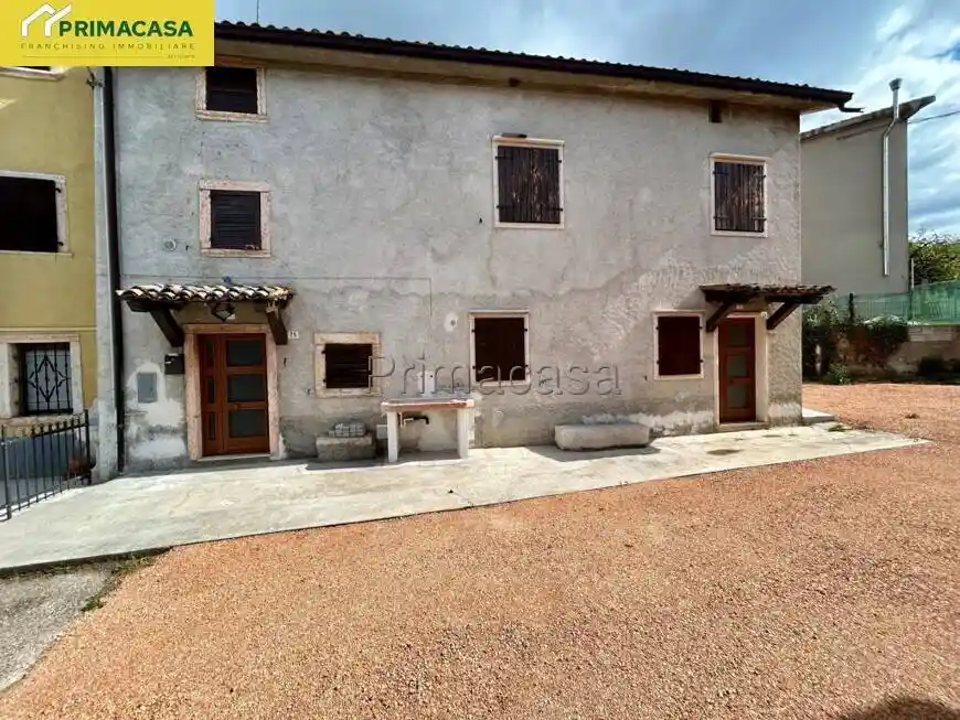 Casa indipendente in affitto a Cerro Veronese