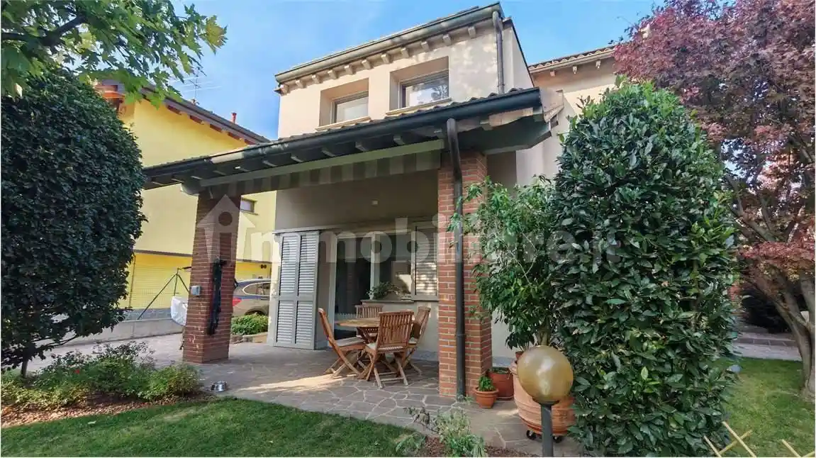 Villa in vendita a Trezzo sull'Adda