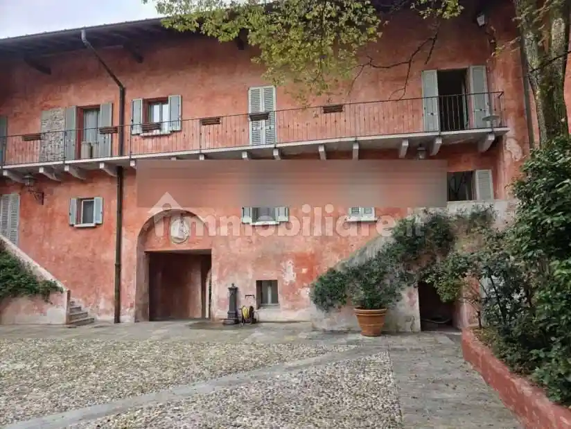 Appartamento in vendita a Sesto Calende