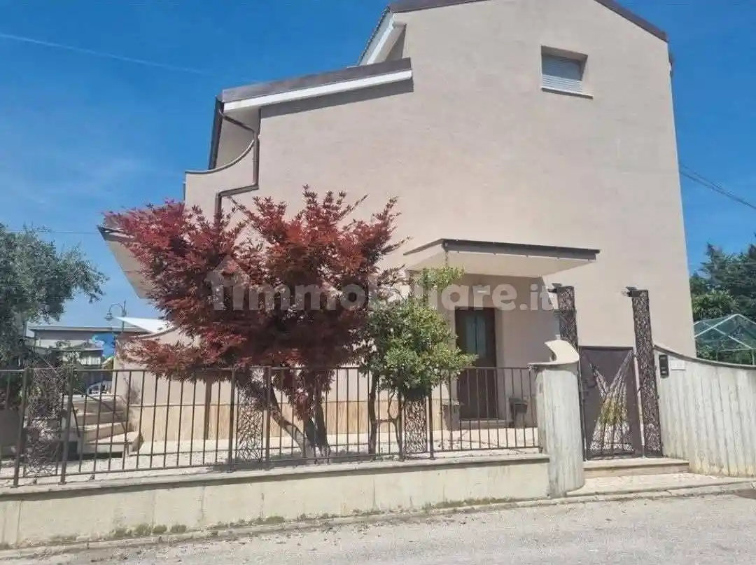 Villa in vendita a Basciano