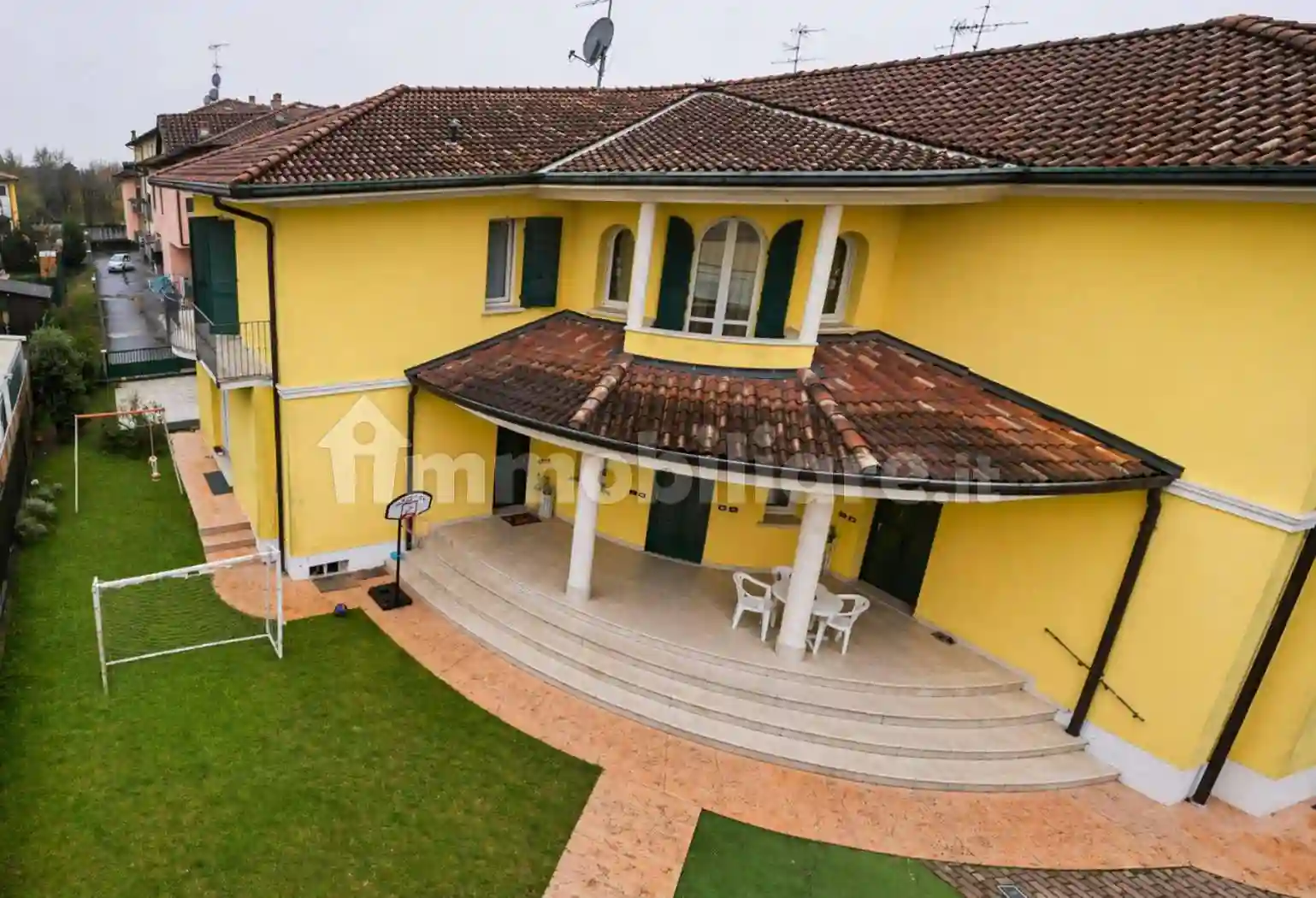 Villa - foto 2