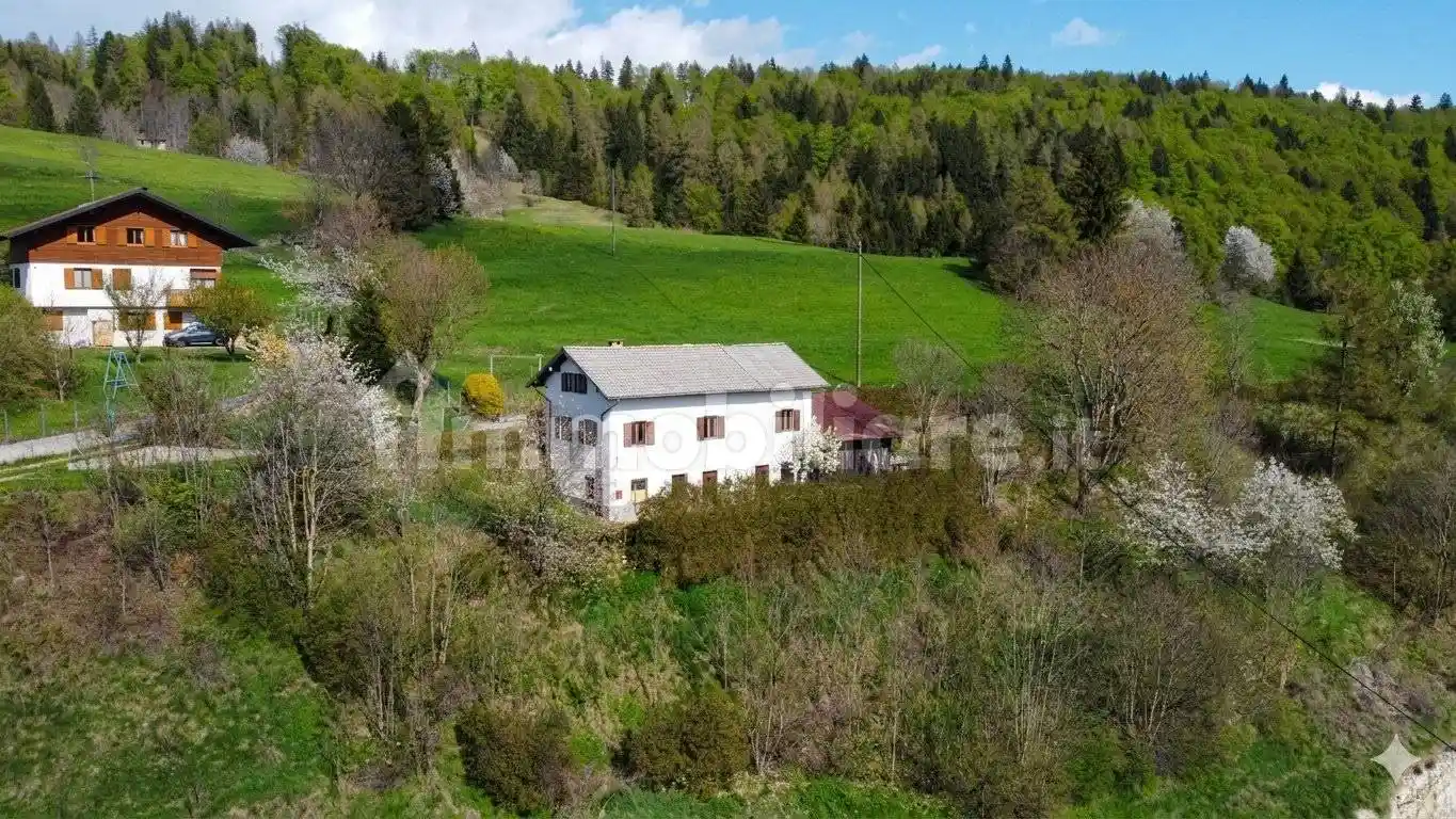 Rustico - Casale in vendita a Lavarone