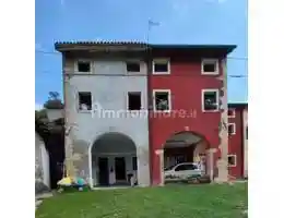 Appartamento in vendita a Castelgomberto