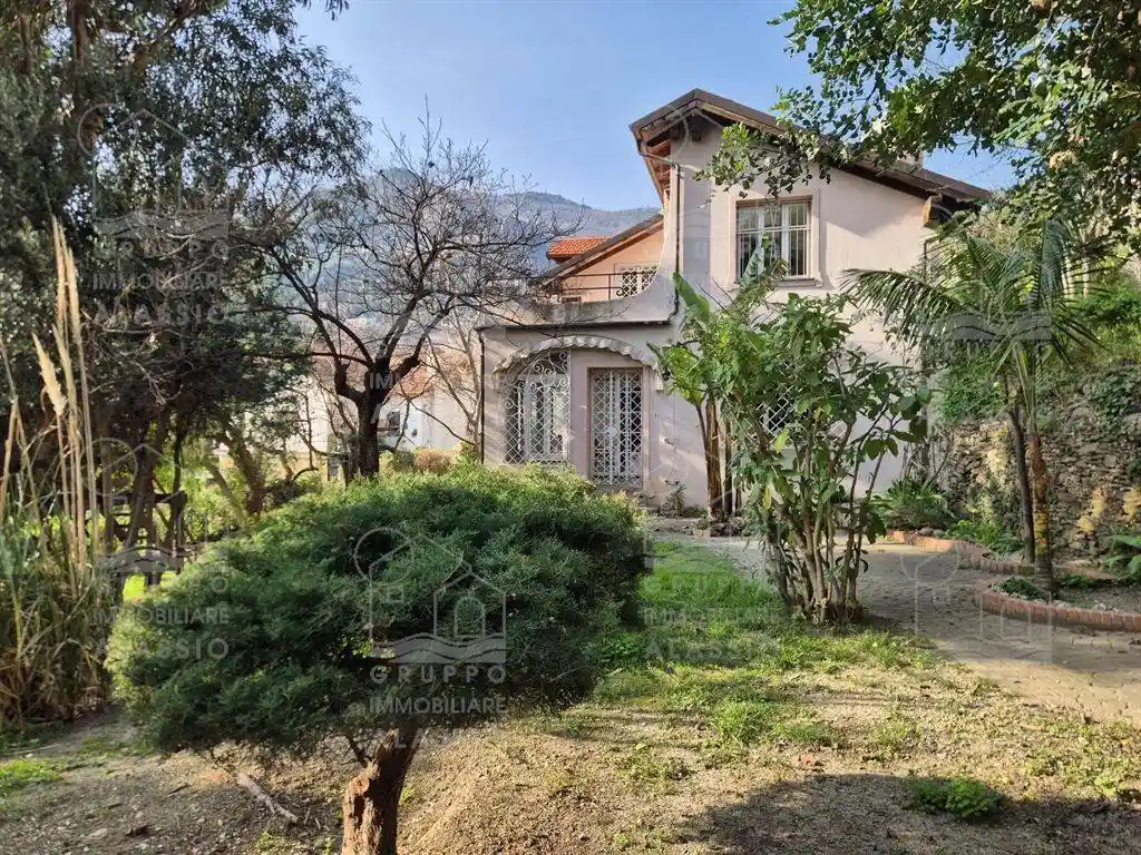 Villa in vendita a Alassio
