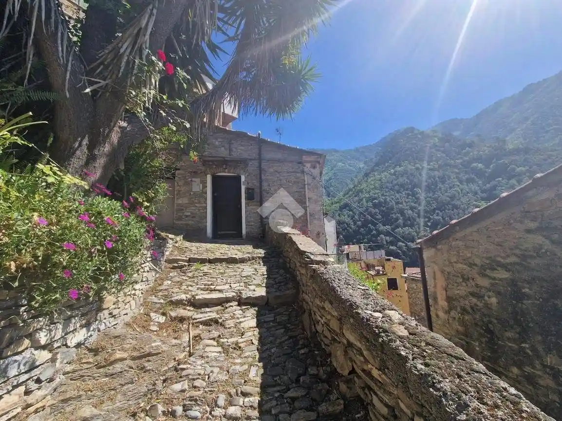Appartamento in vendita a Badalucco