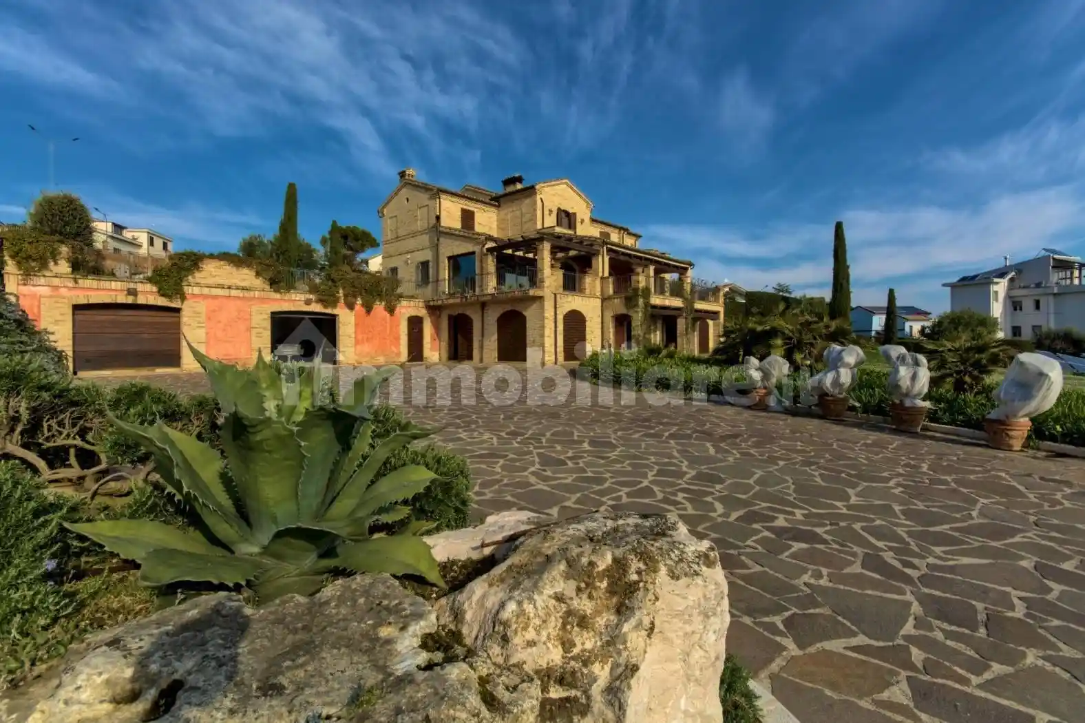 Villa in vendita a Montelupone