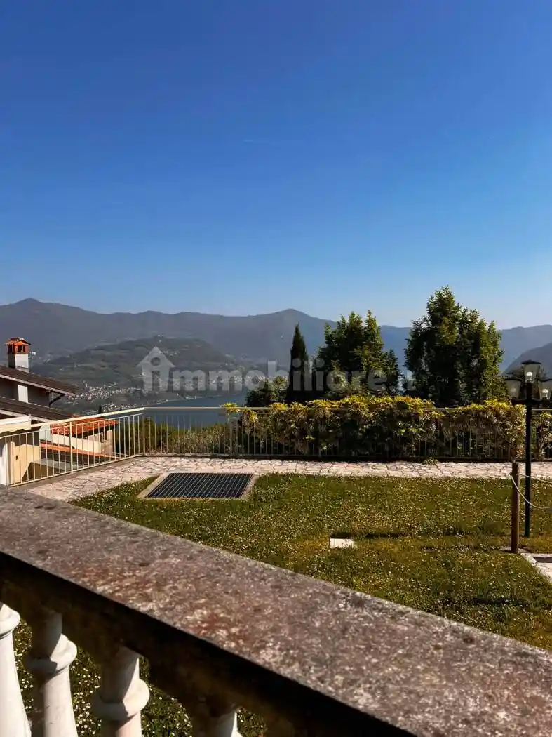 Appartamento in vendita a Parzanica