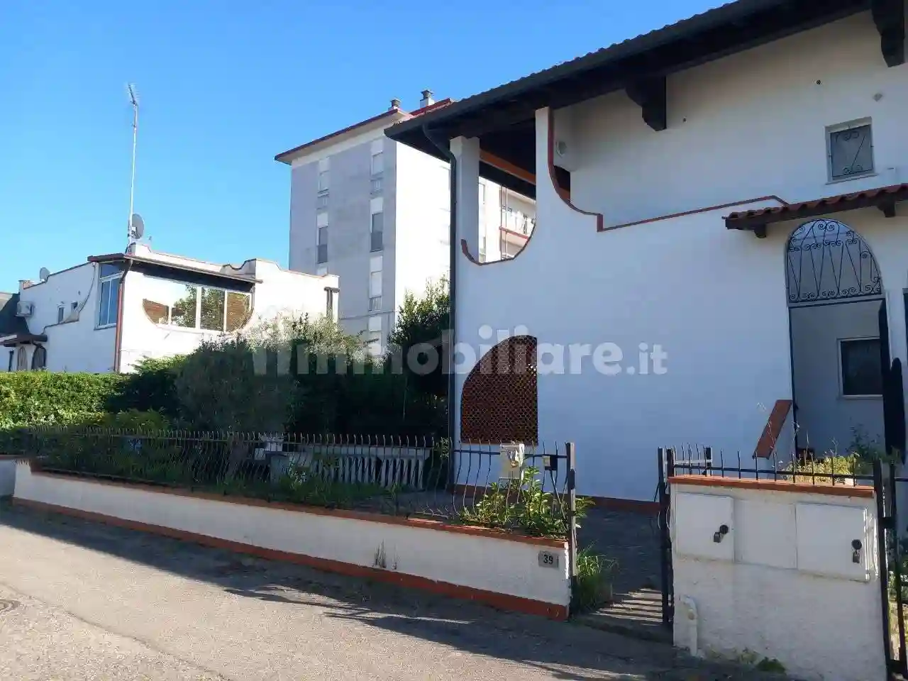 Villa - foto 2