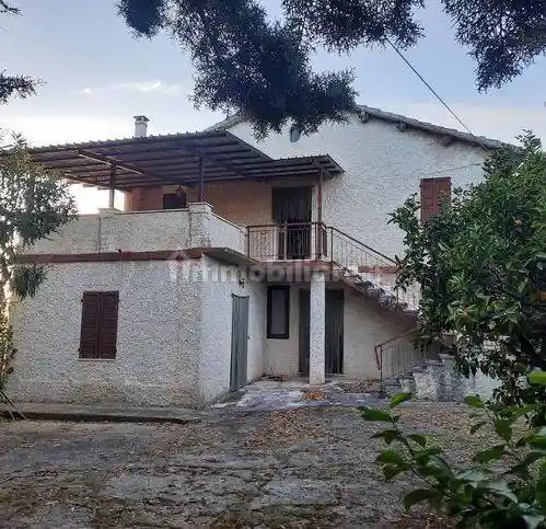 Rustico - Casale in vendita a Monsampolo del Tronto