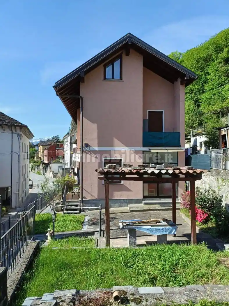 Villa in vendita a Crevoladossola