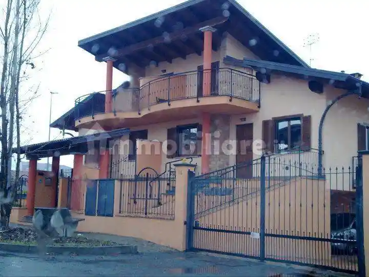 Casa indipendente in vendita a Livorno Ferraris