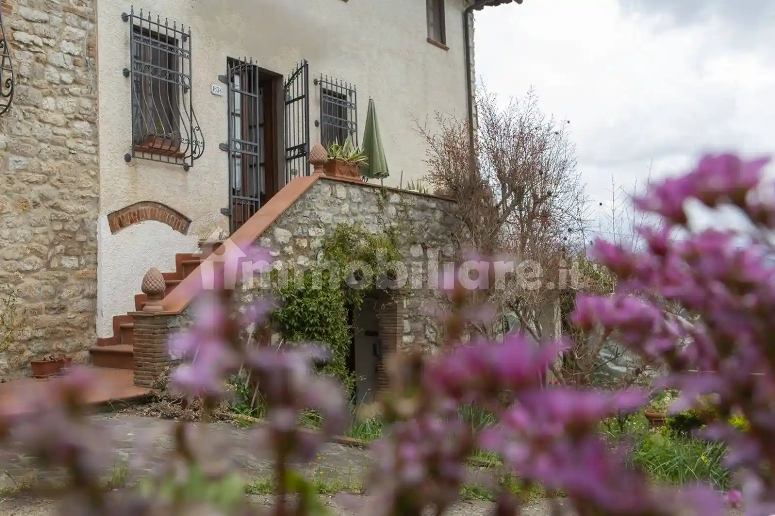 Rustico - Casale in vendita a Lucca
