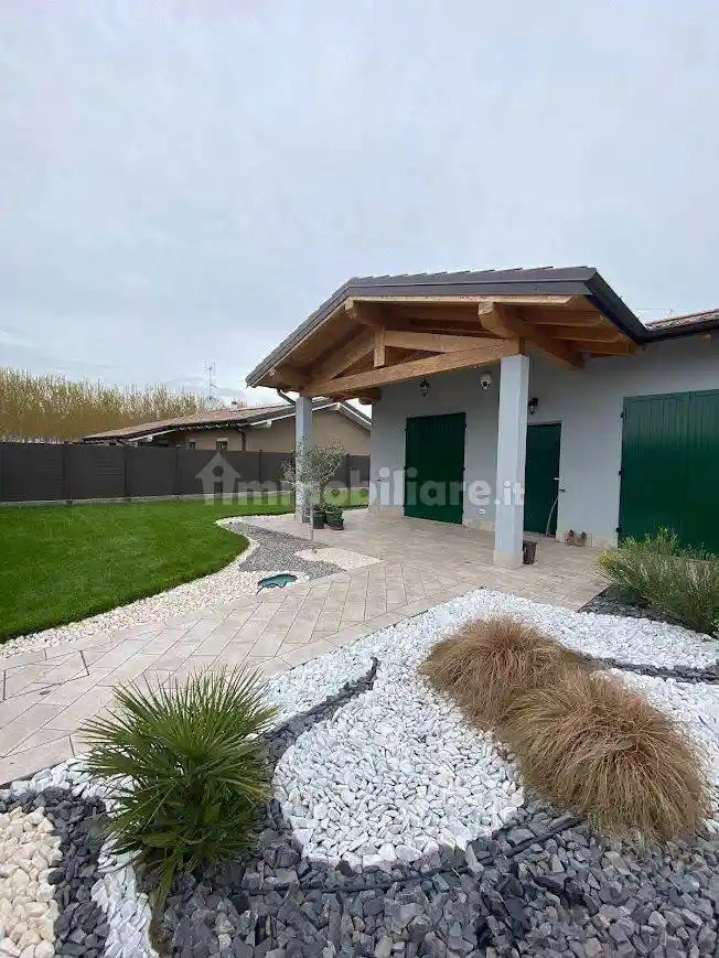 Villa in vendita a Trivolzio
