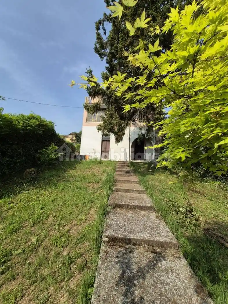 Villa in vendita a Montemagno