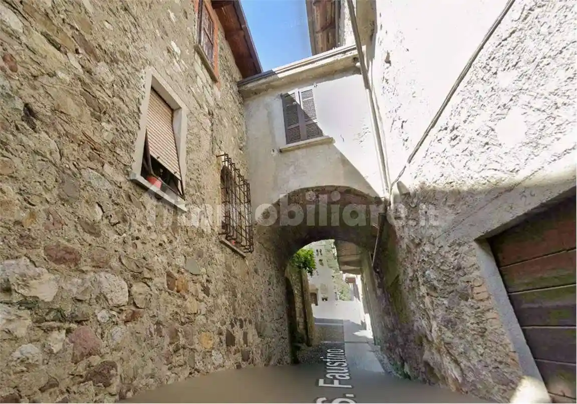 Casa indipendente in vendita a Capo di Ponte