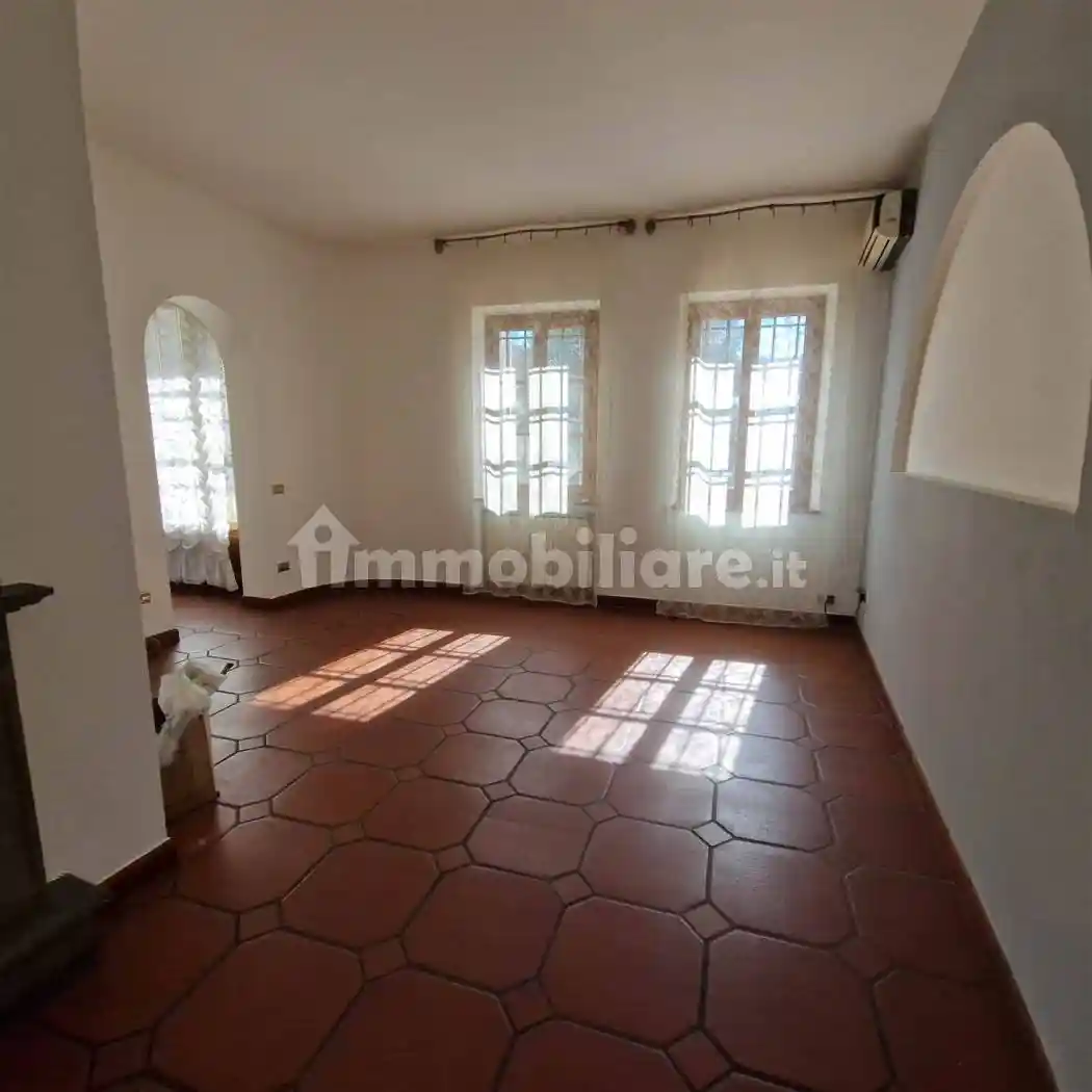 Casa indipendente in vendita a Prato