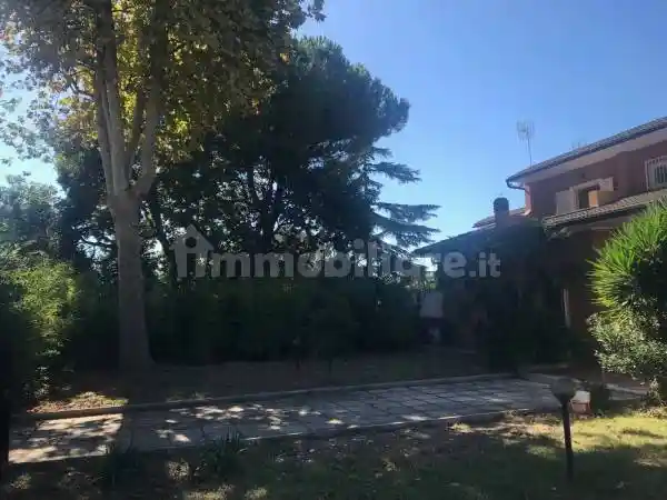 Villetta a schiera in vendita a Roma