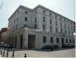 Palazzo - Edificio in vendita a Alessandria