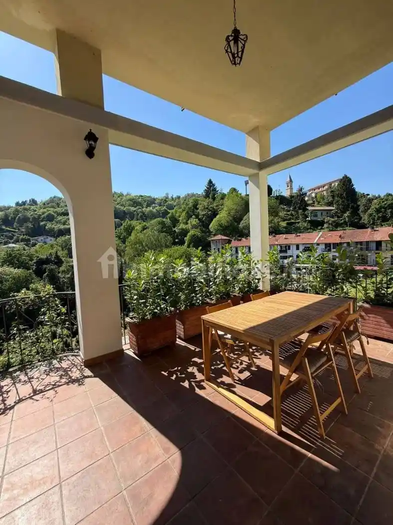 Villa in affitto a Arona