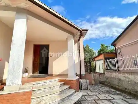 Villa in vendita a Lattarico