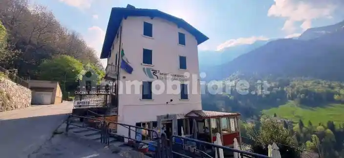 Palazzo - Edificio in vendita a Roncobello