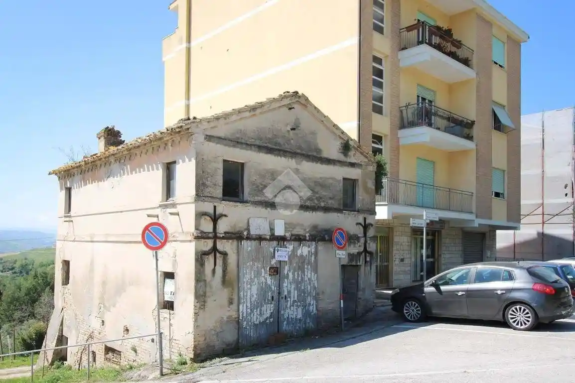 Rustico - Casale in vendita a Fermo