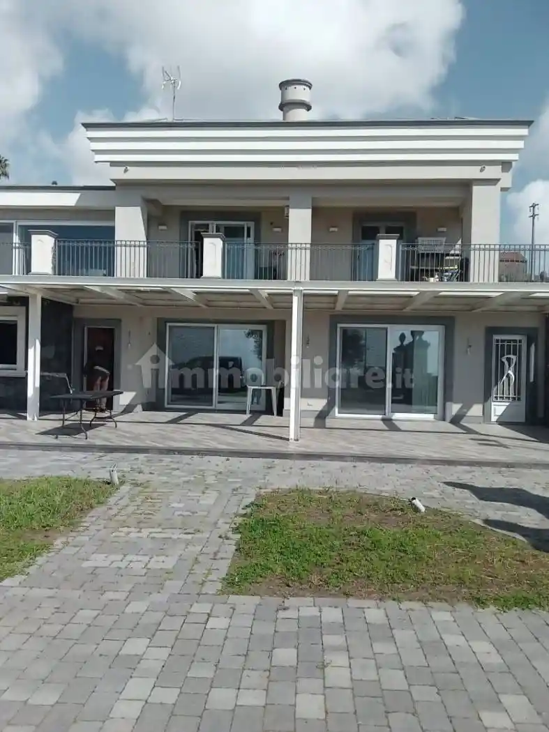 Villa in vendita a Aci Castello