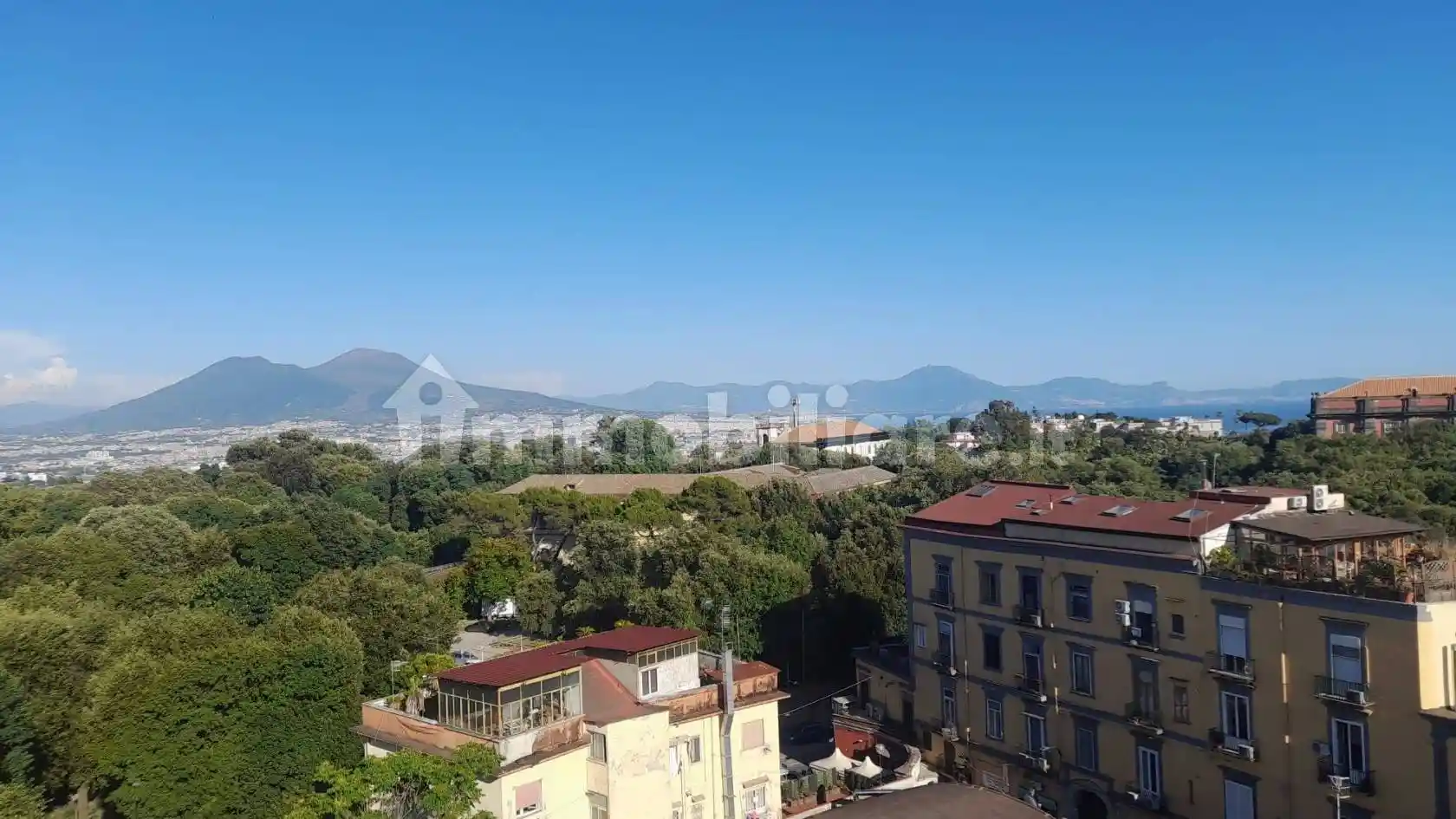 Appartamento in vendita a Napoli
