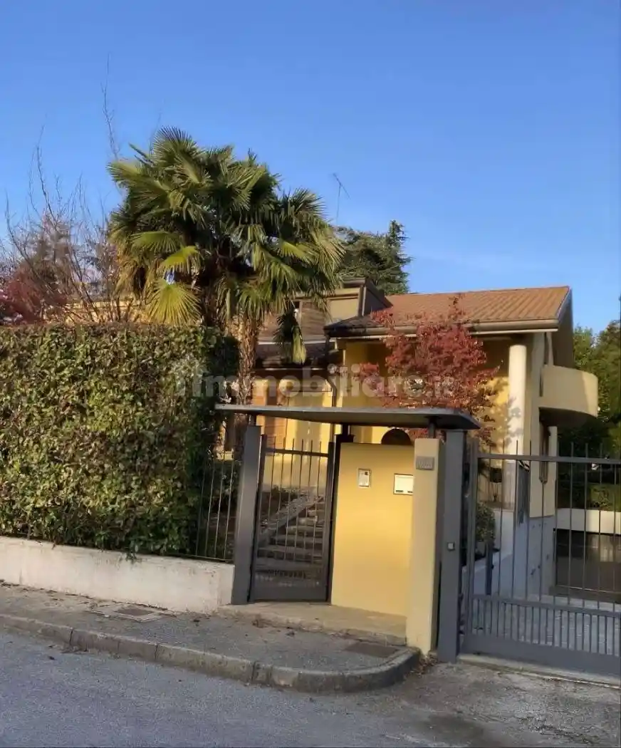 Villa in vendita a Verano Brianza