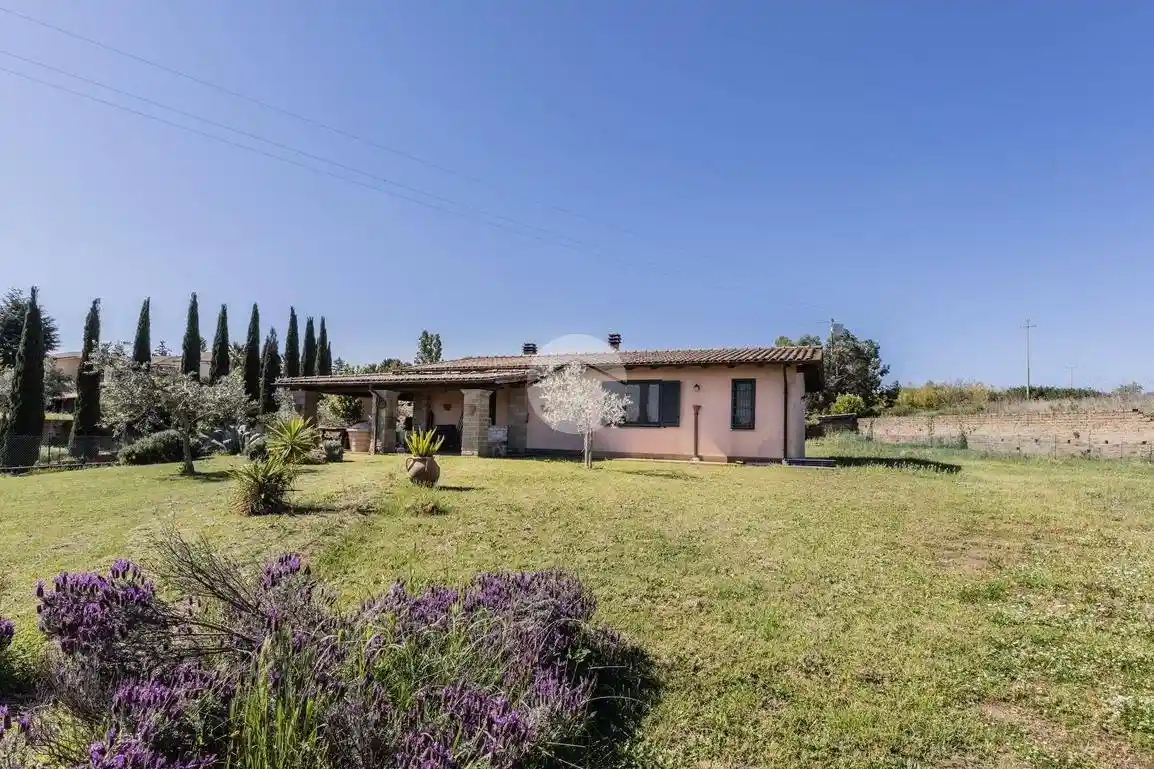 Villa in vendita a Monterosi