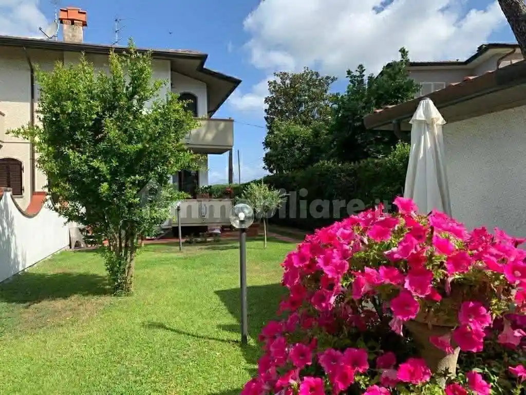 Villa in affitto a Camaiore