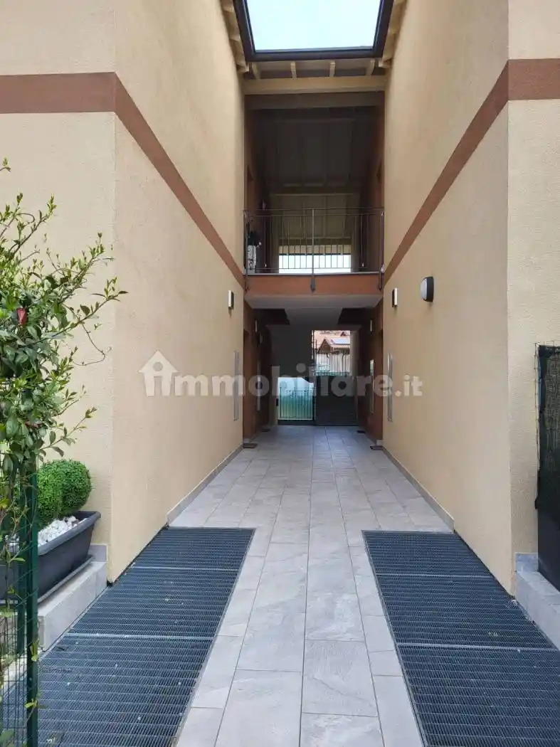 Appartamento in affitto a Azzate