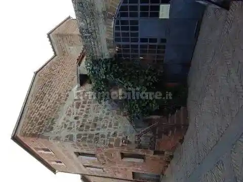 Palazzo - Edificio in vendita a Sorano