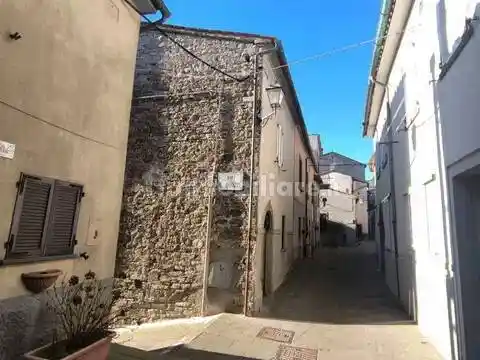 Villa in vendita a Castell'Azzara