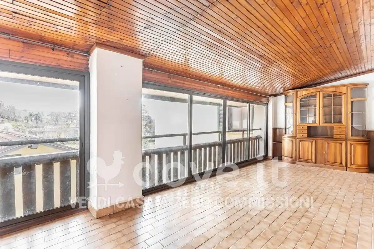 Appartamento in vendita a Sangiano