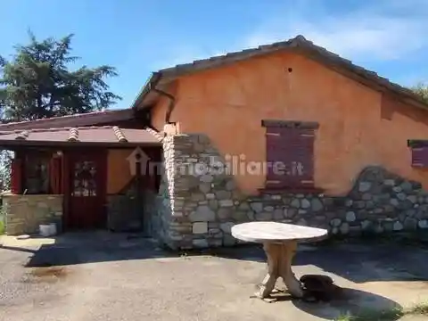 Rustico - Casale in vendita a Castell'Azzara