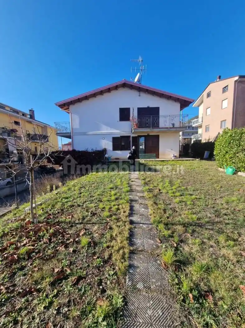 Villa in vendita a L'Aquila