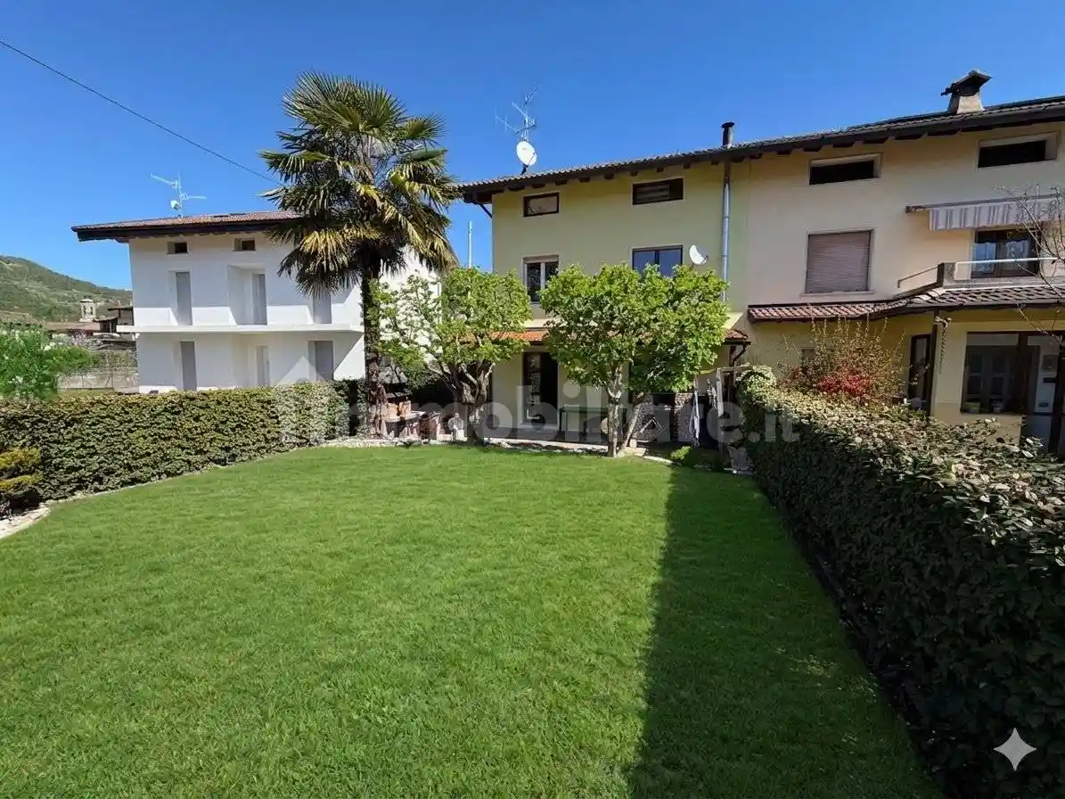Villa in vendita a Casnigo