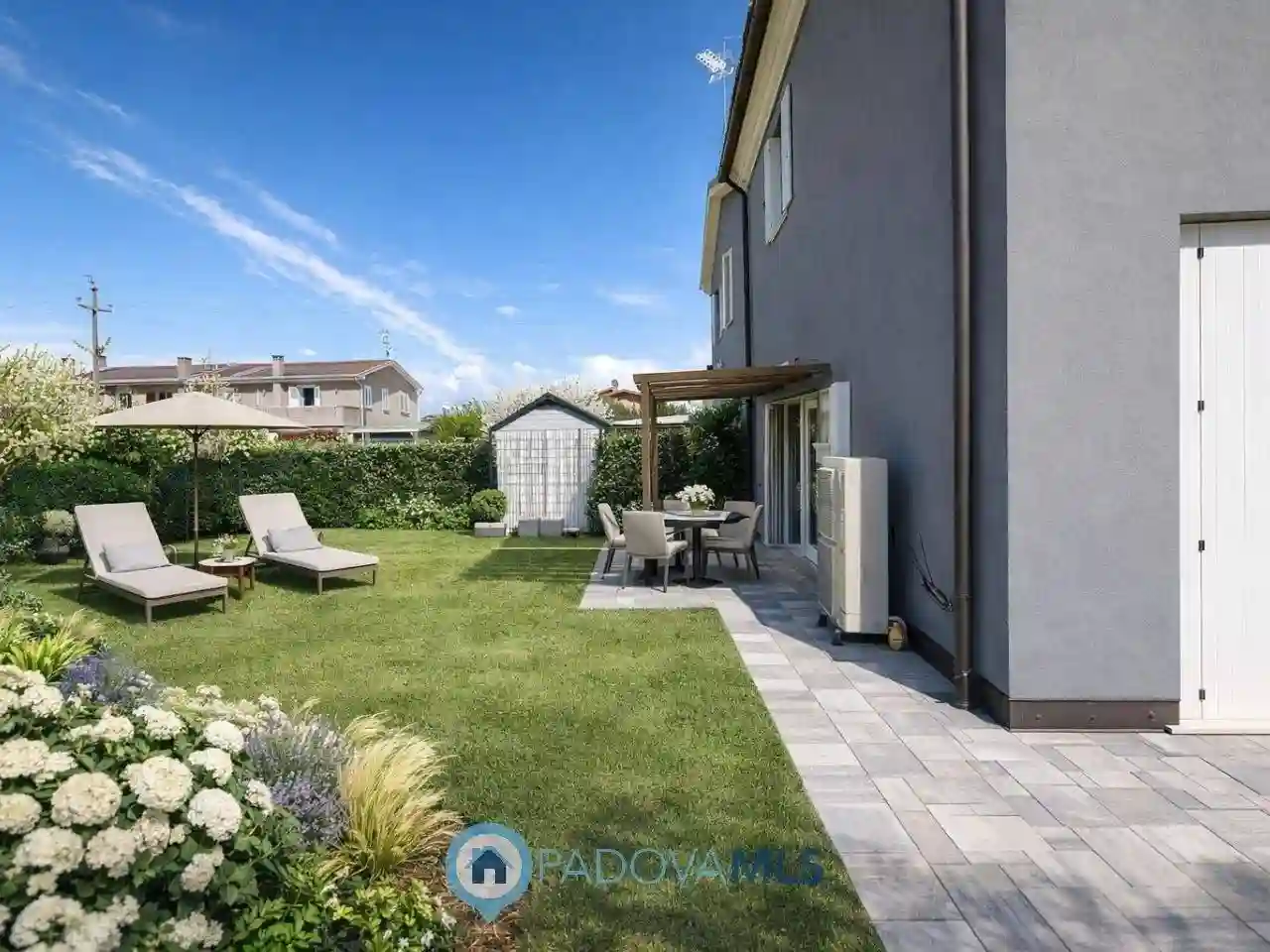 Villa - foto 2
