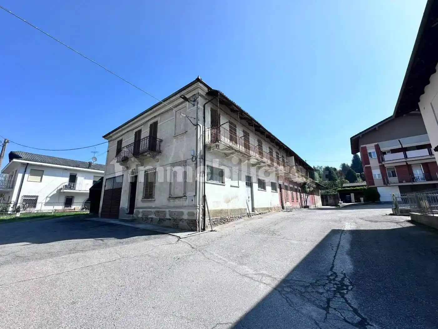 Casa indipendente in vendita a Grinzane Cavour