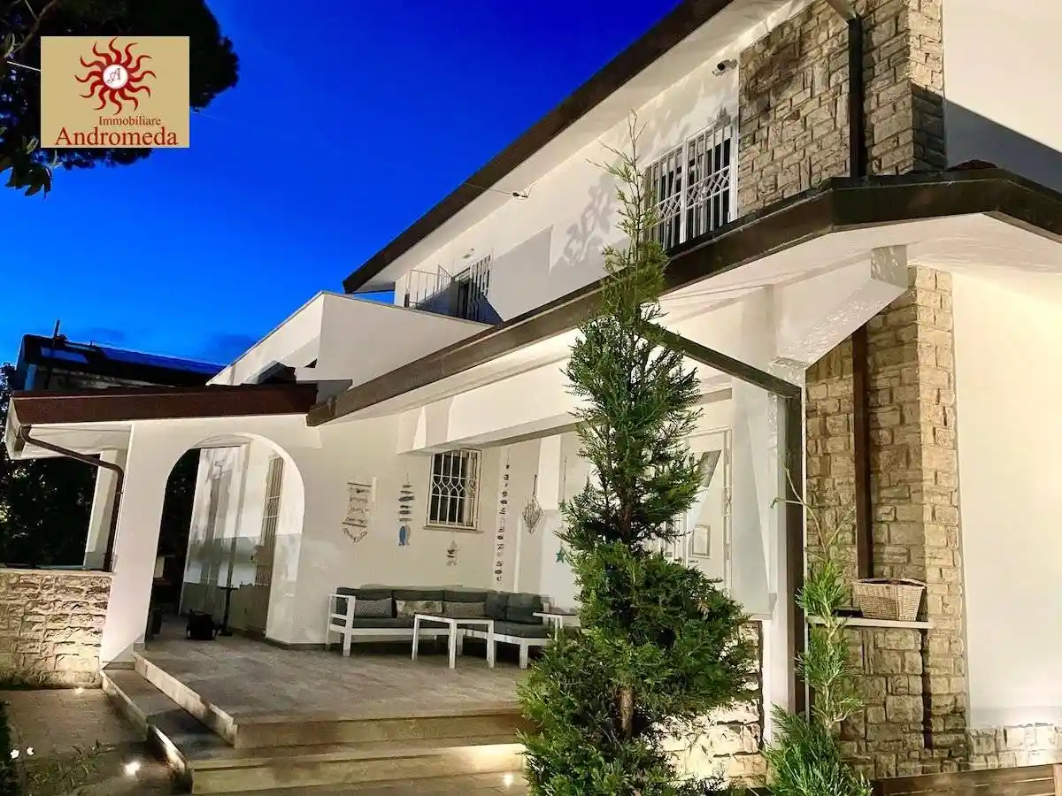 Villa in vendita a Forte dei Marmi